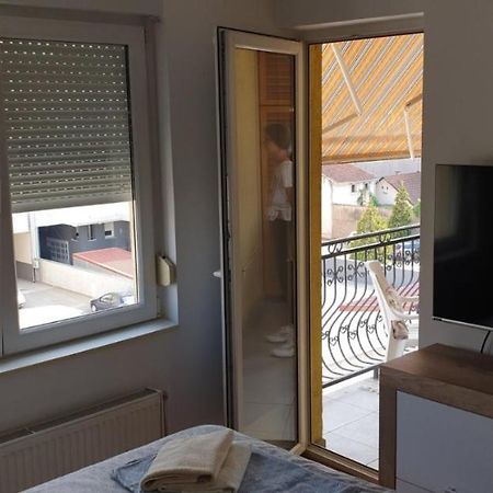 Apartman Anja Novi Sad Eksteriør billede