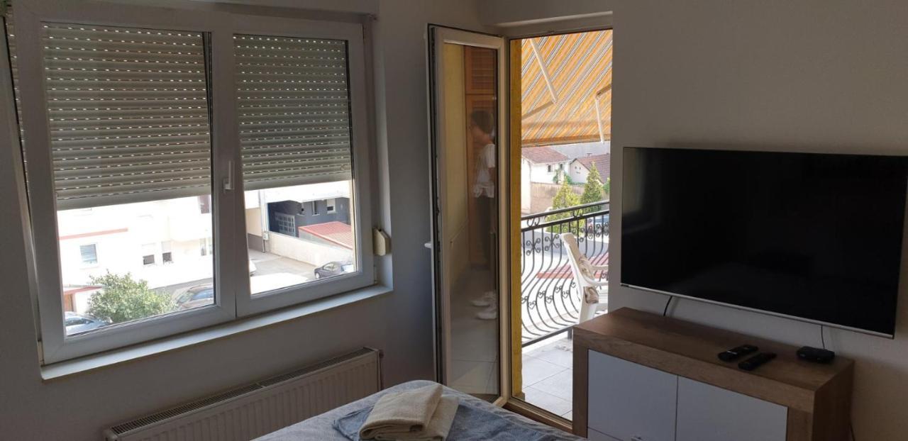 Apartman Anja Novi Sad Eksteriør billede