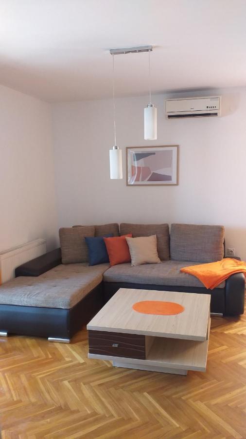 Apartman Anja Novi Sad Eksteriør billede